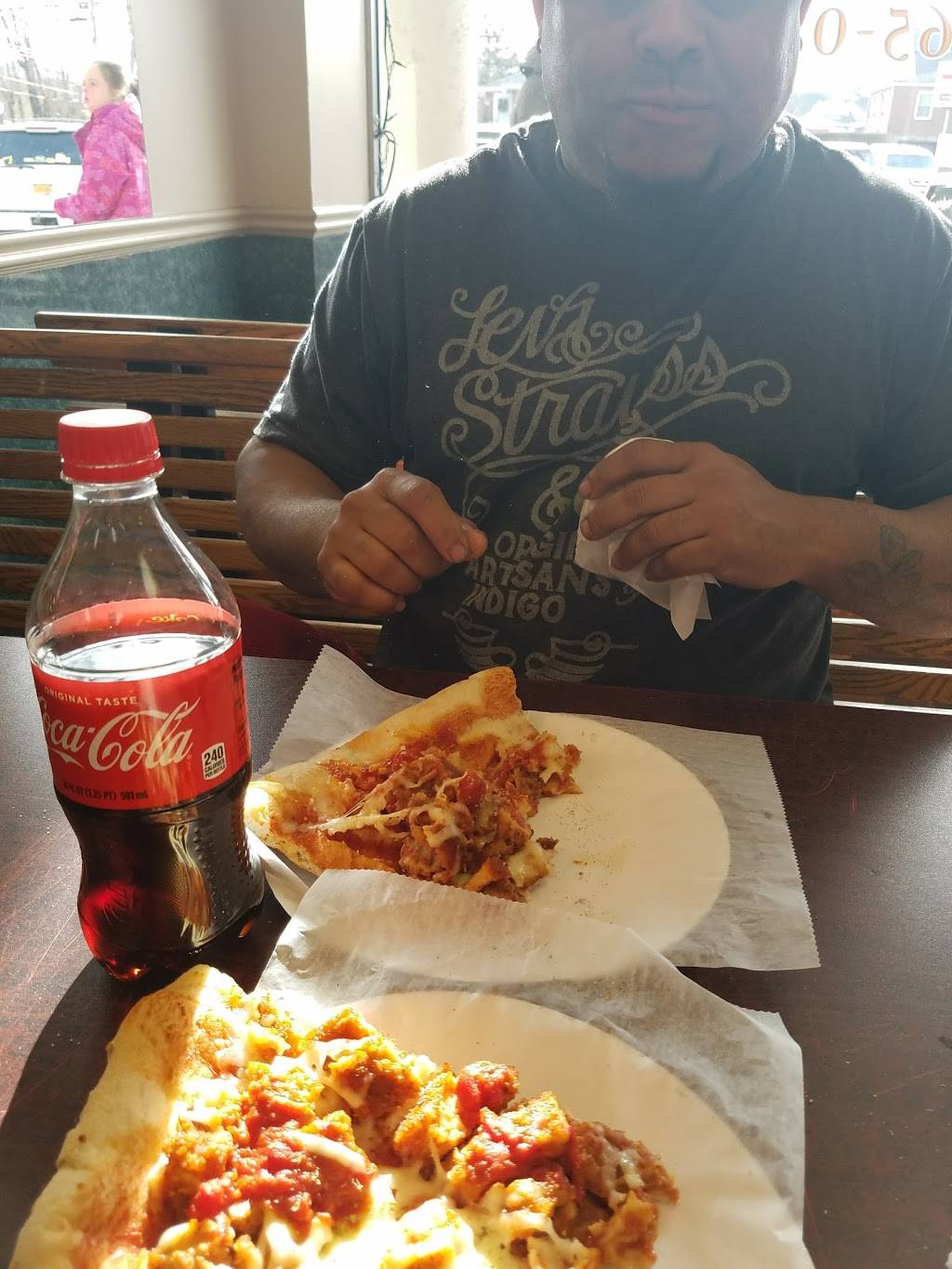 Sophias Pizza & Pasta | restaurant | 702 McLean Ave, Yonkers, NY 10704, USA | 9149656565 OR +1 914-965-6565