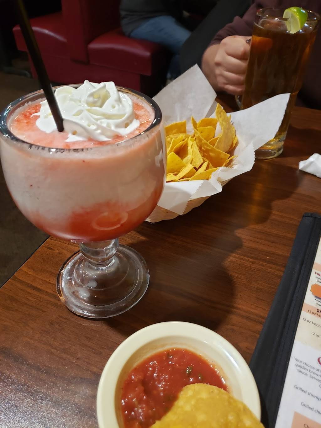 Don Chicos | restaurant | 903 W North St, Kendallville, IN 46755, USA | 2603471999 OR +1 260-347-1999