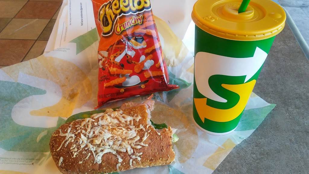 Subway | meal takeaway | 1306 Gibson Blvd SE, Albuquerque, NM 87106, USA | 5052430302 OR +1 505-243-0302