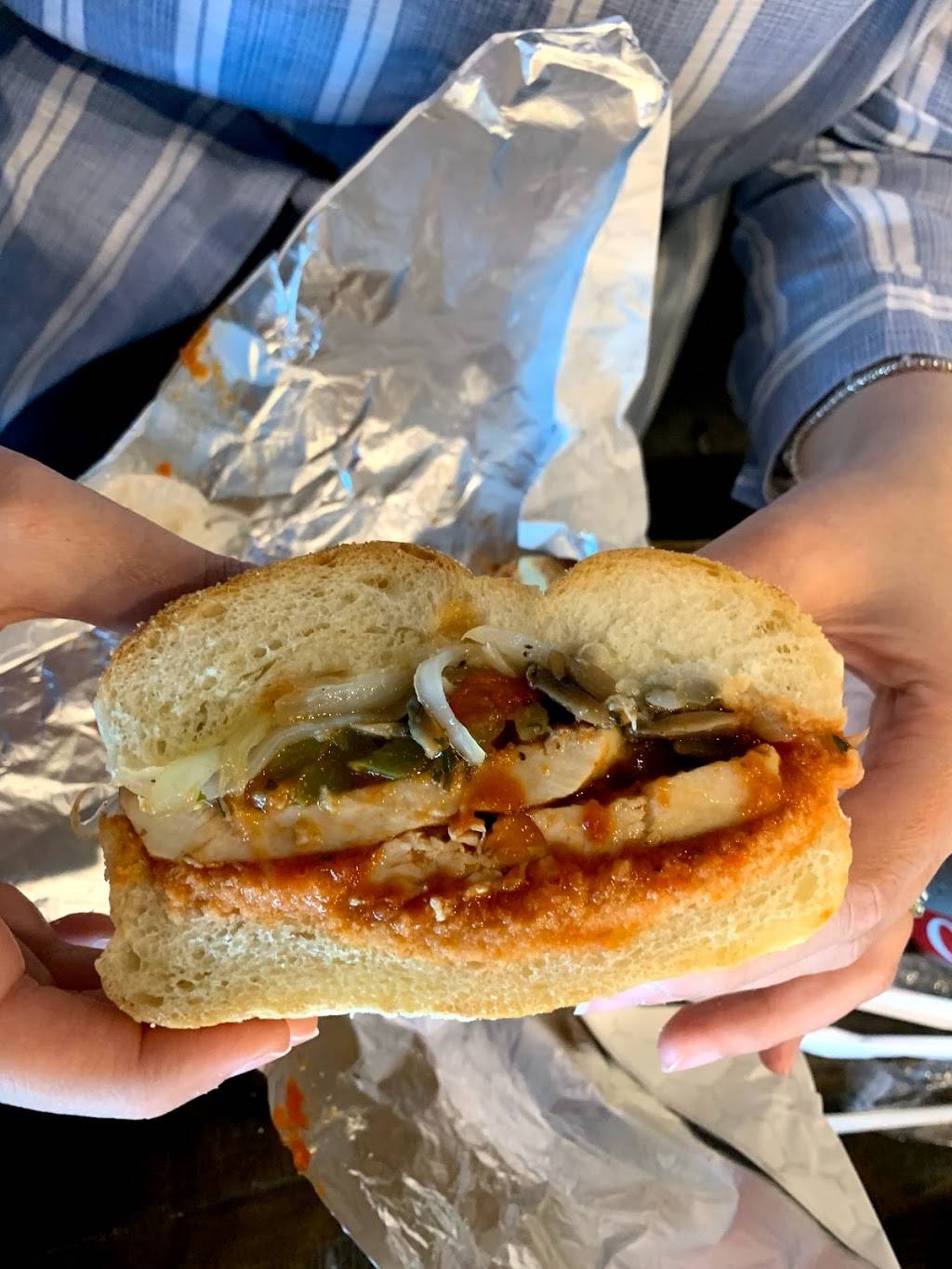 On A Bun | restaurant | 266 Hays Blvd, Oakville, ON L6H 7P3, Canada | 9052577779 OR +1 905-257-7779