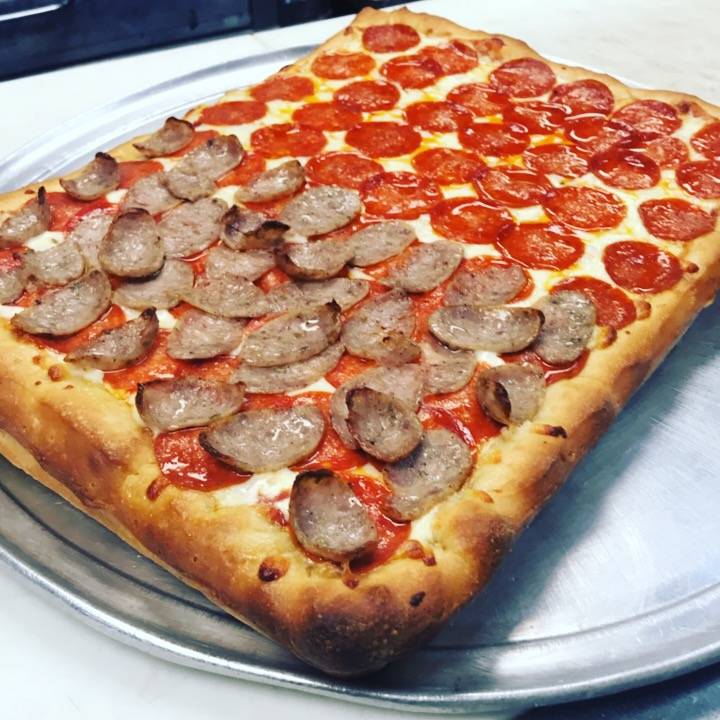 Falcones Pizzeria | restaurant | 6705 N May Ave, Oklahoma City, OK 73116, USA | 4052422222 OR +1 405-242-2222