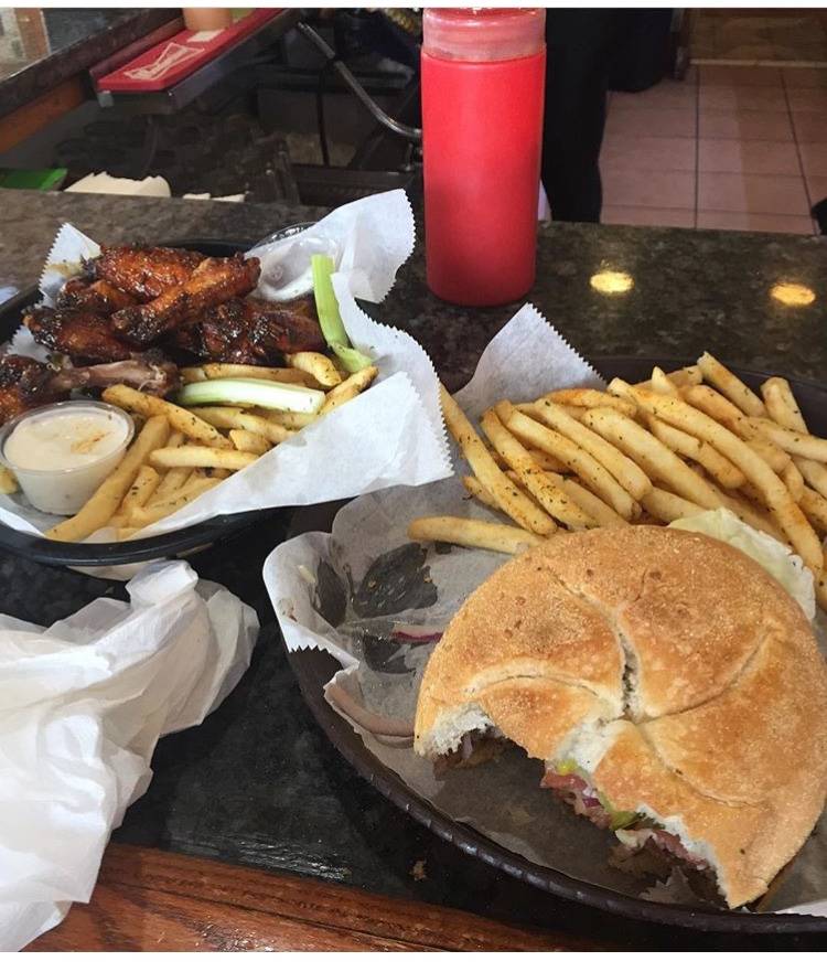 Fibbers Sports Bar & Grille | restaurant | 327 S 69th St, Upper Darby, PA 19082, USA | 6107343400 OR +1 610-734-3400