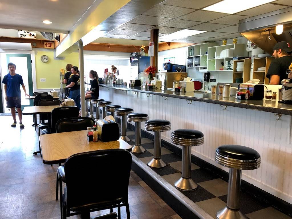 Crossroads Diner | restaurant | 24 Mayville Rd, Bethel, ME 04217, USA | 2078243673 OR +1 207-824-3673