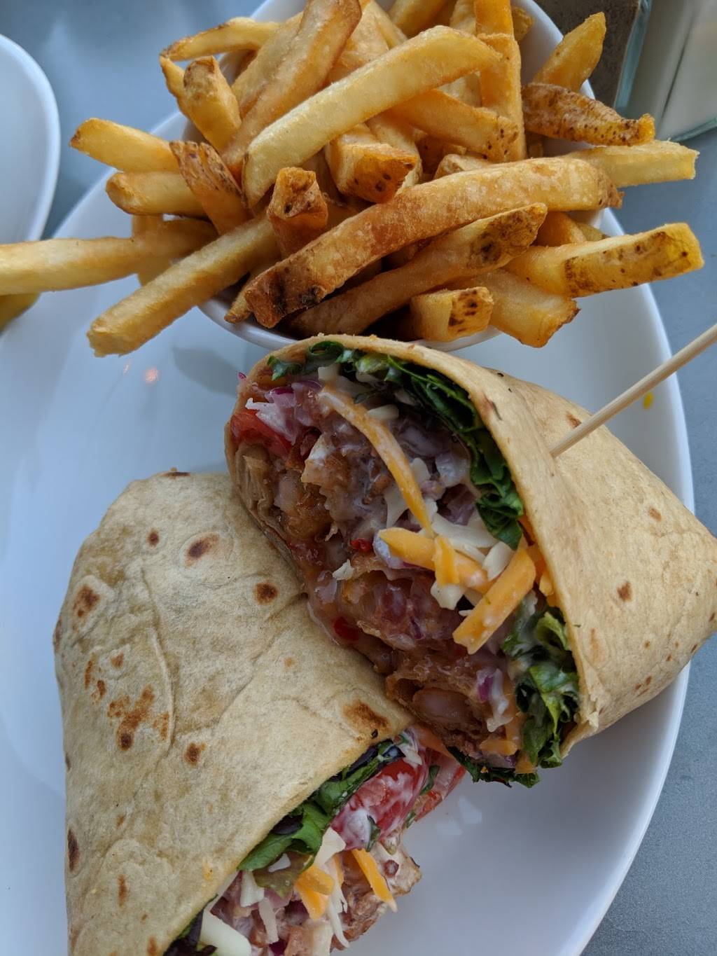 Bulldog Ale House | restaurant | 451 N Commons Dr, Aurora, IL 60504, USA | 6308960333 OR +1 630-896-0333