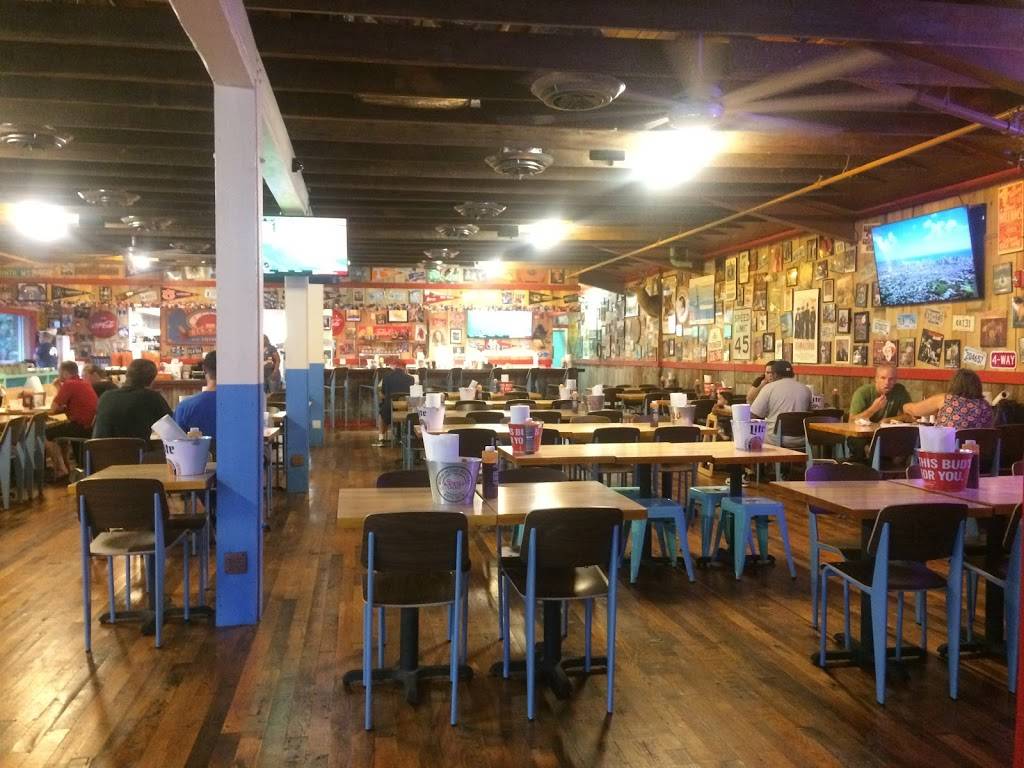 Martins Bar-B-Que Joint | restaurant | 3408 Indian Lake Dr, Louisville, KY 40241, USA | 5022424666 OR +1 502-242-4666