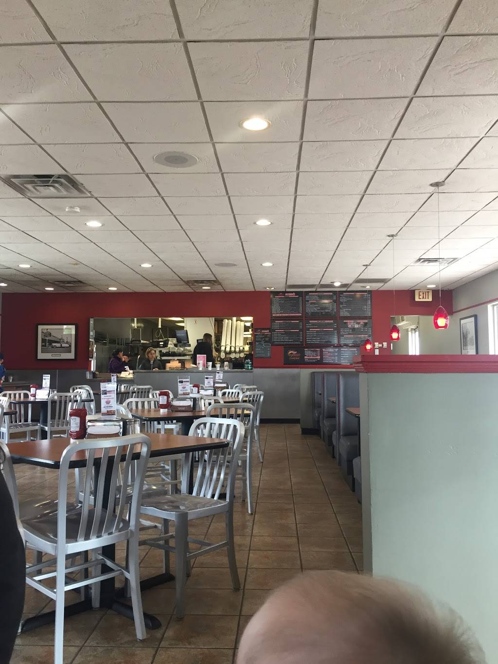 Johnnies Charcoal Broiler Express | restaurant | 13900 N May Ave, Oklahoma City, OK 73134, USA | 4057485440 OR +1 405-748-5440