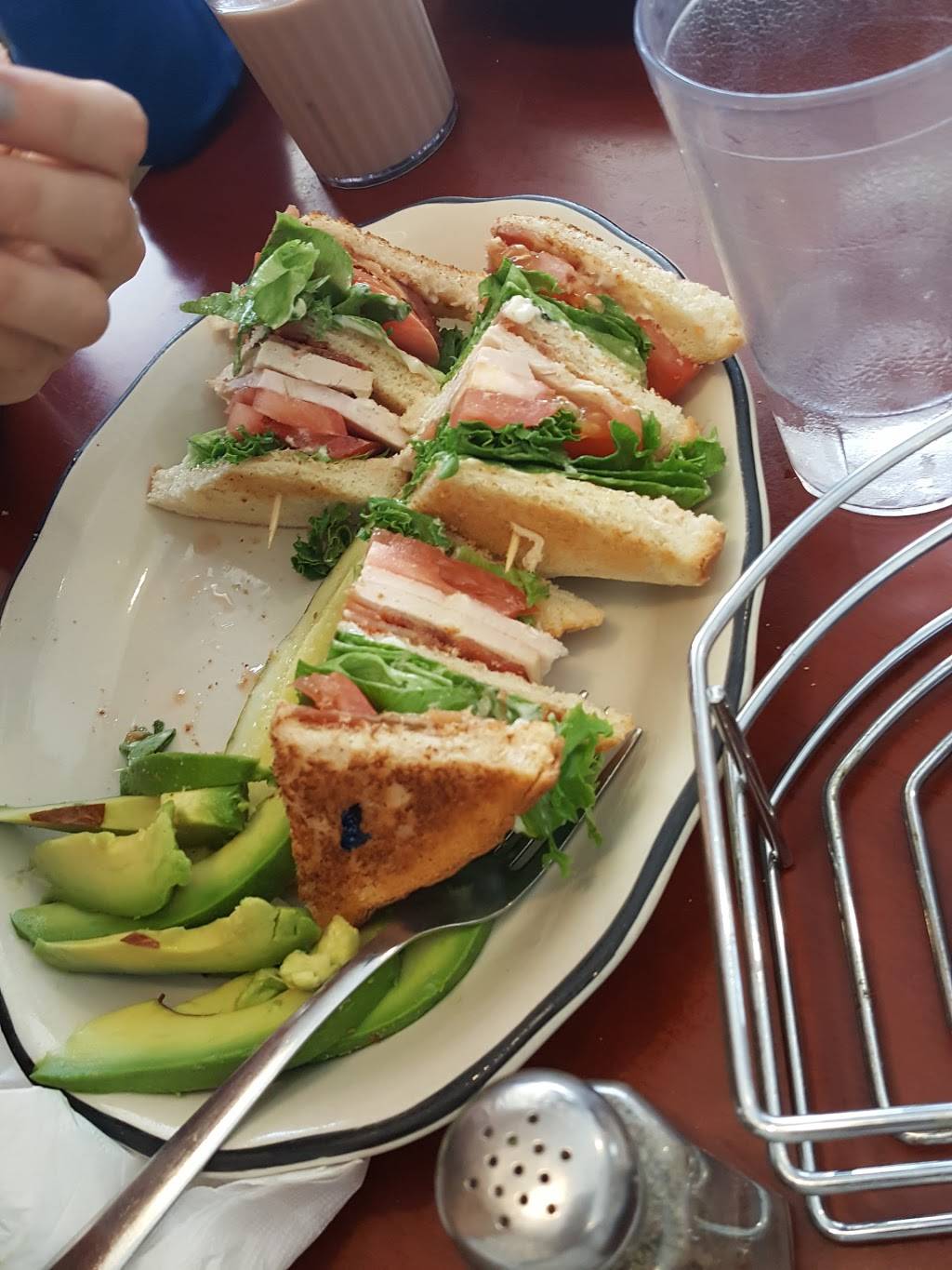 Four Star Restaurant | restaurant | 1011 8th St, Baraboo, WI 53913, USA | 6083560082 OR +1 608-356-0082