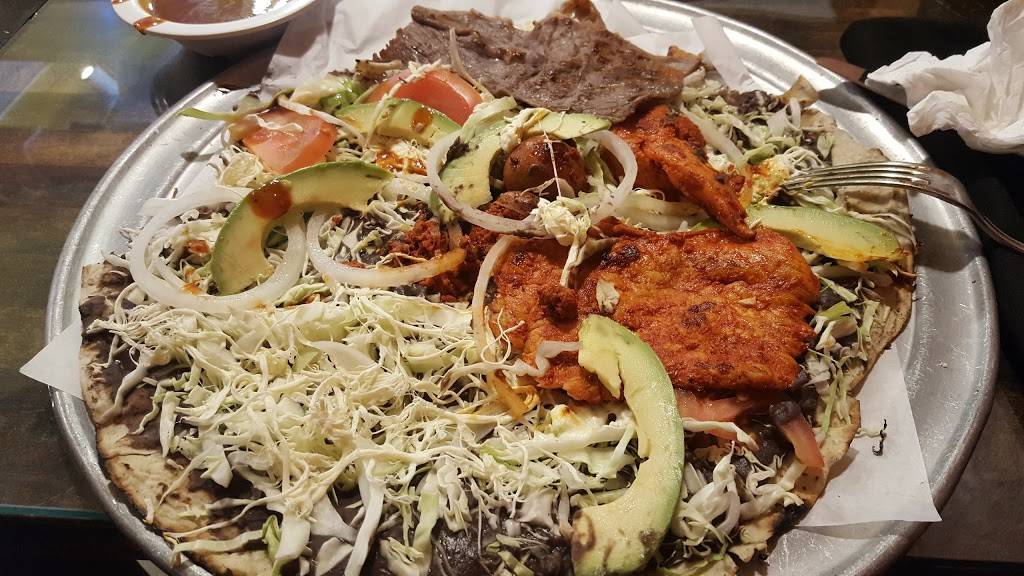 Lalos Grill Restaurant | restaurant | 429 Arbor Vitae St, Inglewood, CA 90301, USA | 3106777848 OR +1 310-677-7848