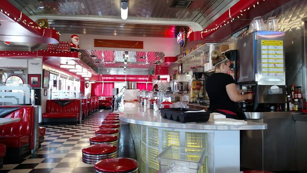 Chases Diner | restaurant | 2040 N Alma School Rd, Chandler, AZ 85224, USA | 4808553663 OR +1 480-855-3663