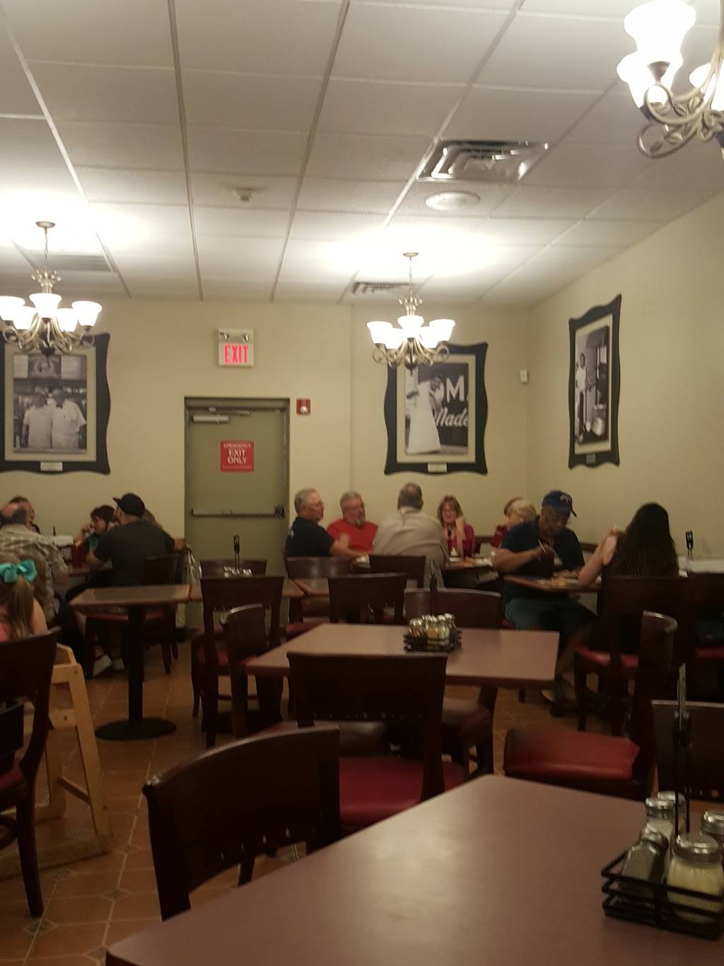 DeLorenzos The Burg Pizza | restaurant | 8919 New Falls Rd, Levittown, PA 19054, USA | 2159432605 OR +1 215-943-2605