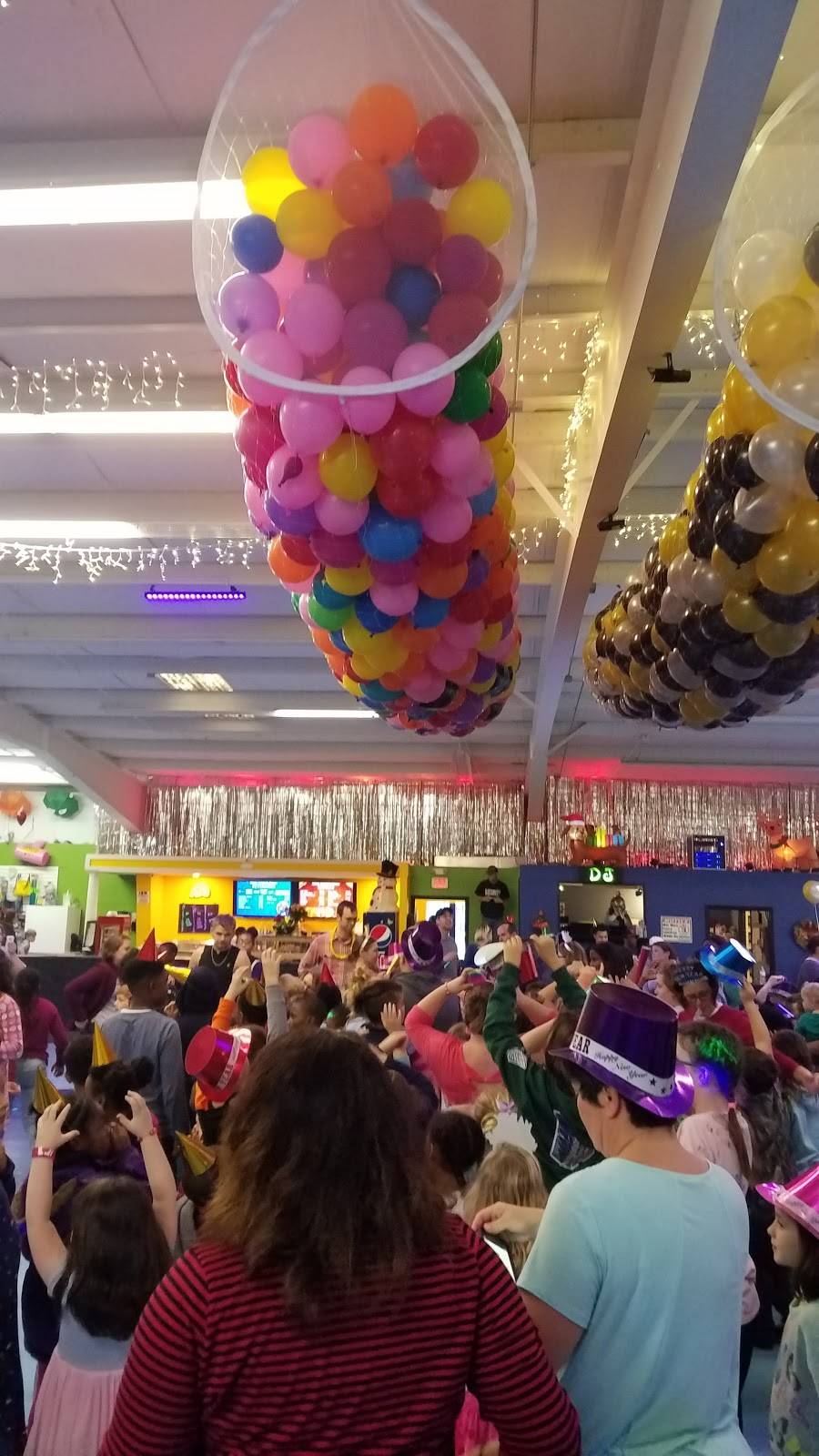 Smoky Mountain Sk8way | restaurant | 19025 Great Smoky Mountains Expy, Waynesville, NC 28786, USA | 8282469124 OR +1 828-246-9124