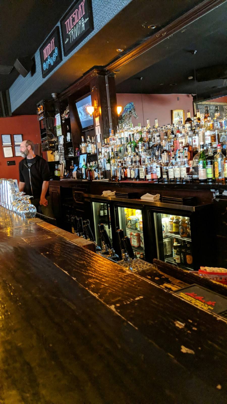 The Rocking Horse | restaurant | 2535 N Milwaukee Ave, Chicago, IL 60647, USA | 7734860011 OR +1 773-486-0011