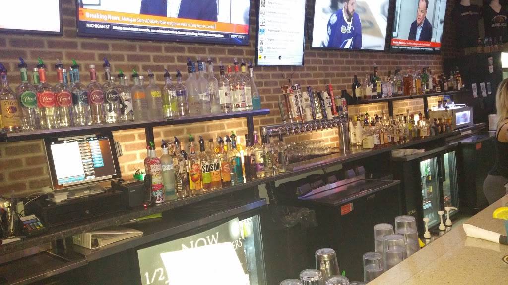 Barrel House | restaurant | 685 Avenue of the Cities Ste 4, Silvis, IL 61282, USA | 3092811427 OR +1 309-281-1427