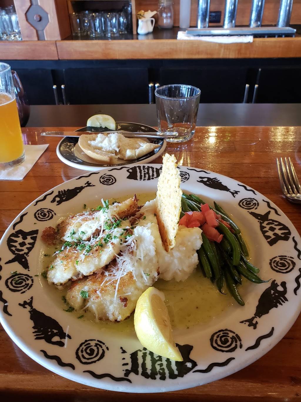 Arnies Restaurant | restaurant | 300 Admiral Way, Edmonds, WA 98020, USA | 4257715688 OR +1 425-771-5688