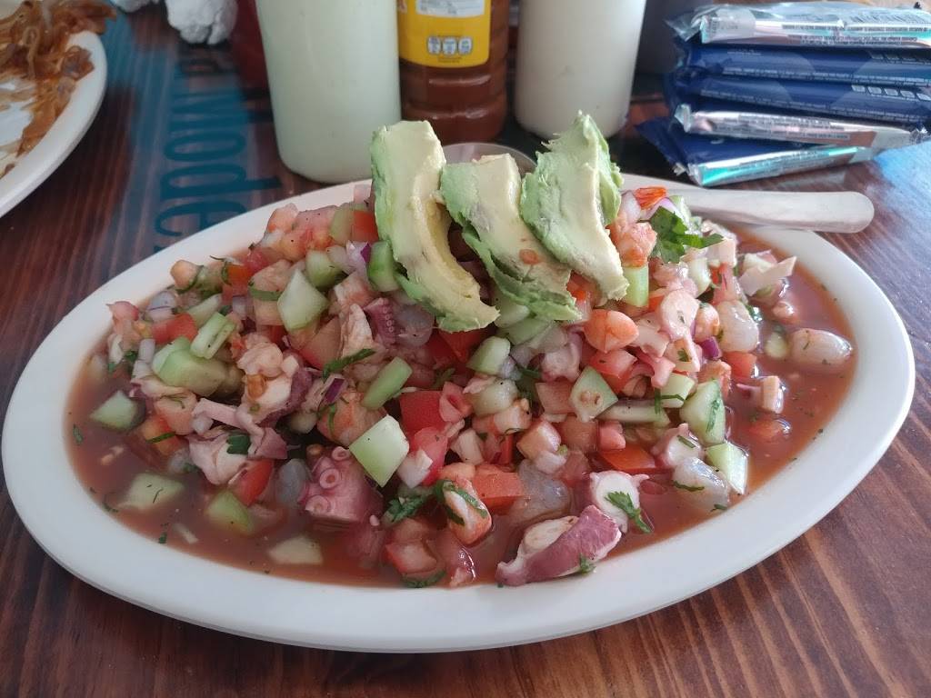 Los Tarros. Clamatos Y Botanas | restaurant | 22710, Guerrero 529, Constitución (Ampl. Constitución), 22710 Rosarito, B.C., Mexico | 016643587903 OR +52 664 358 7903