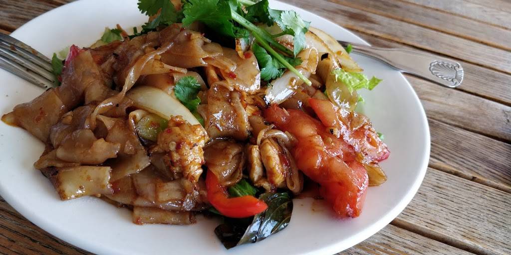 Diho Siam | restaurant | 23600 Rockfield Blvd #2L, Lake Forest, CA 92630, USA | 9498594192 OR +1 949-859-4192