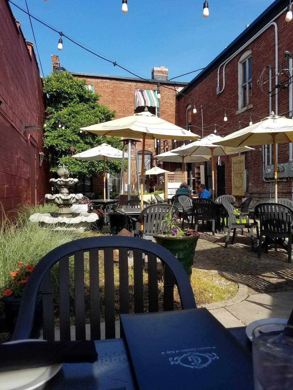 Iozzos Garden of Italy | restaurant | 946 S Meridian St, Indianapolis, IN 46225, USA | 3179741100 OR +1 317-974-1100