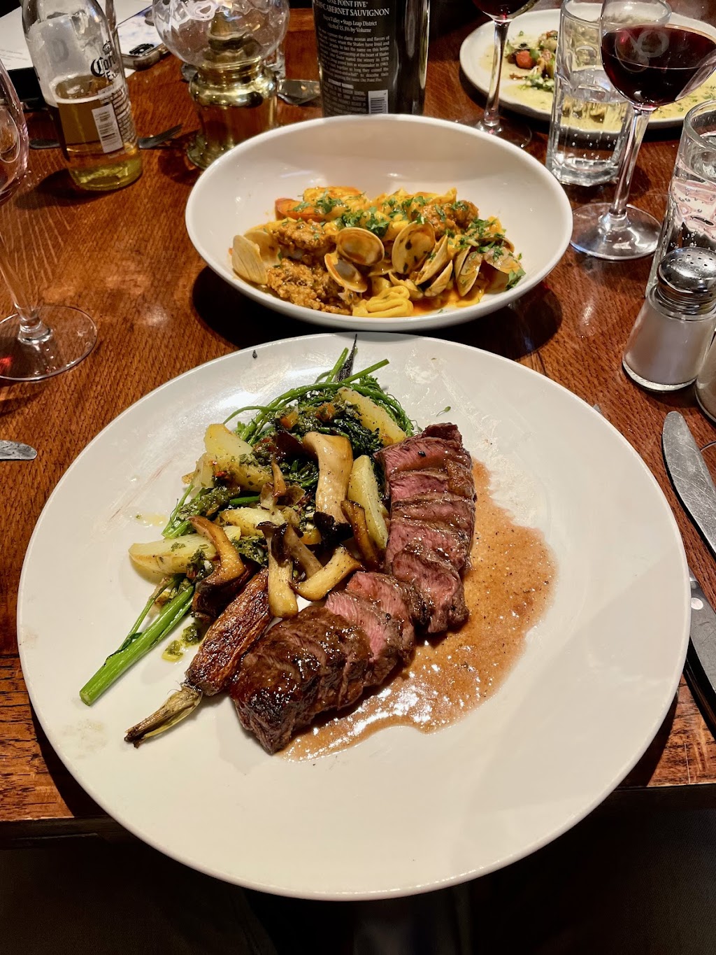 Giacos Valley Roadhouse | restaurant | 625 San Geronimo Valley Dr, San Geronimo, CA 94963, USA | 4154880105 OR +1 415-488-0105