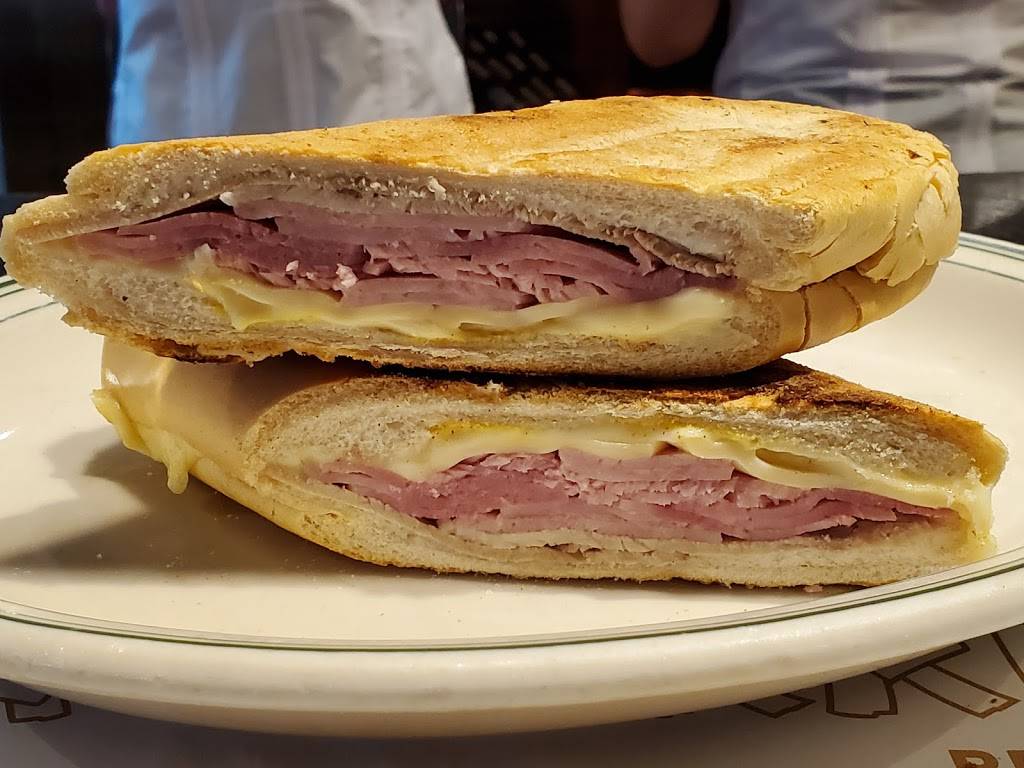 La Carreta | restaurant | 8650 Bird Rd, Miami, FL 33155, USA | 3055538383 OR +1 305-553-8383