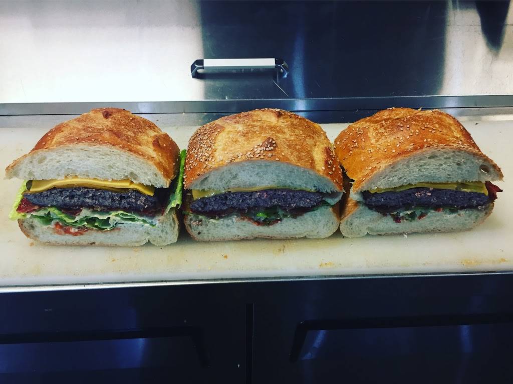 Shellys Deli (Poughkeepsie) | restaurant | 481 Violet Ave, Poughkeepsie, NY 12601, USA | 8454713663 OR +1 845-471-3663