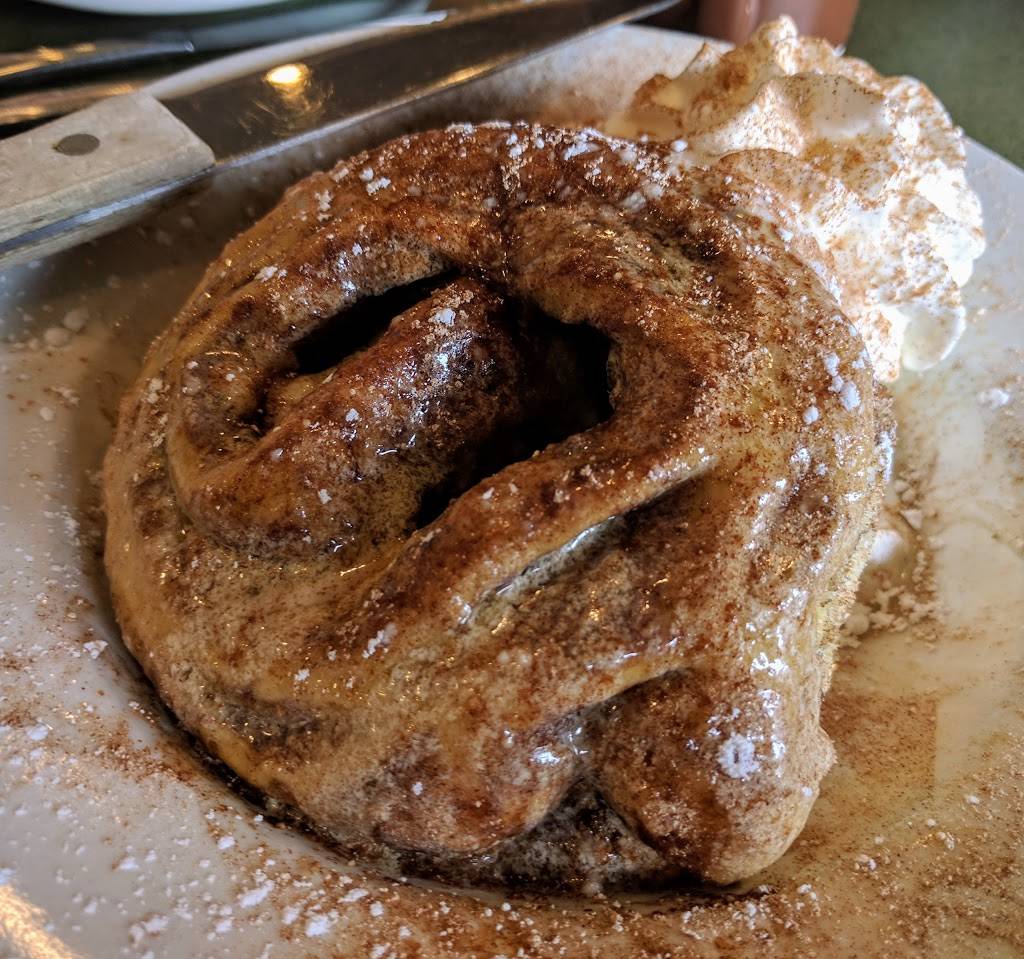 Brady Js | restaurant | 24 Maple Ave, Bloomfield, NY 14469, USA | 5856574611 OR +1 585-657-4611