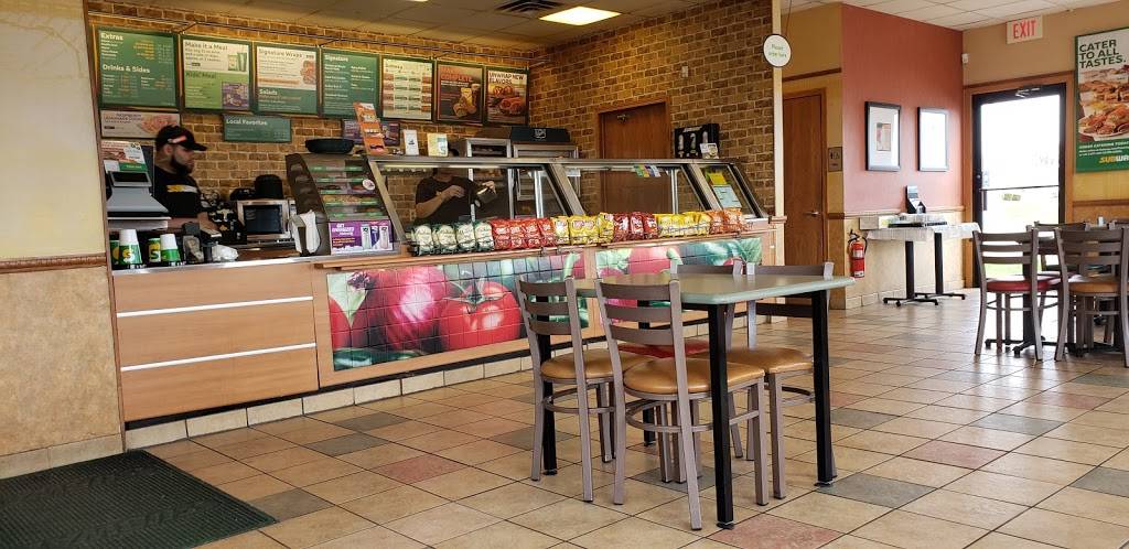 Subway Restaurants | restaurant | 2380 E Main St, Plainfield, IN 46168, USA | 3178396608 OR +1 317-839-6608