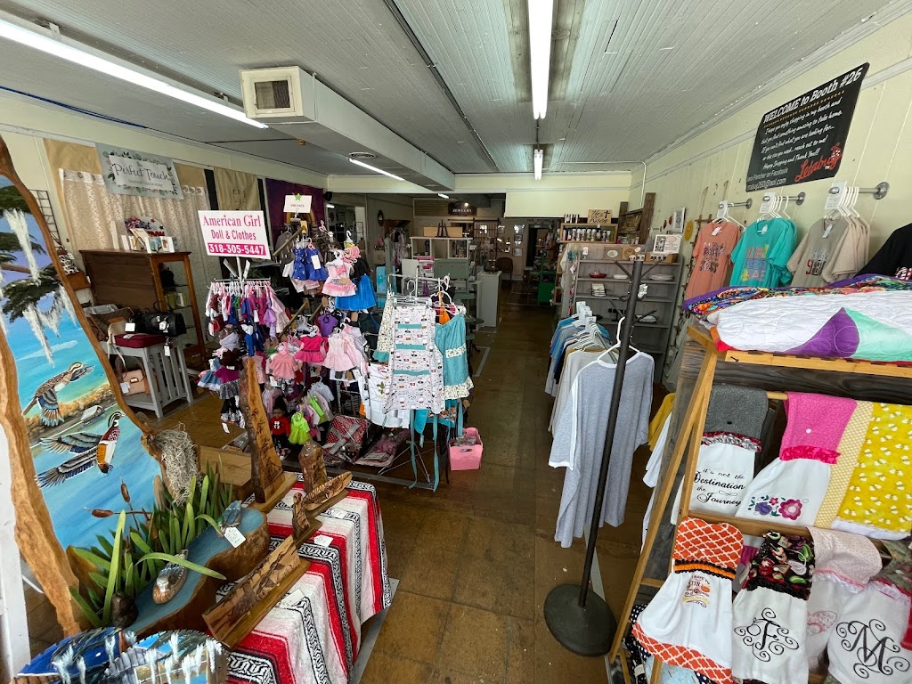 Griffins Antiques & Main Street Market | restaurant | 228 SW Main St, Bunkie, LA 71322, USA | 3183465005 OR +1 318-346-5005