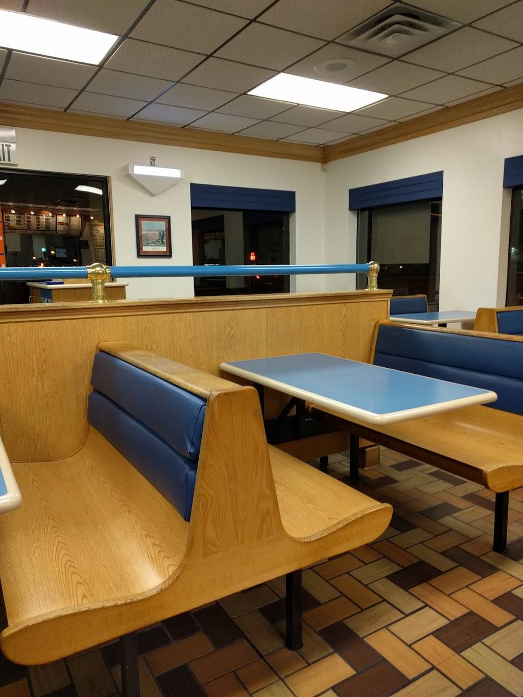 Bakers Drive-Thru | restaurant | 15083 Bear Valley Rd, Hesperia, CA 92345, USA | 9098845233 OR +1 909-884-5233