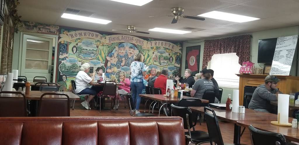 4 Little Pigs BBQ | restaurant | 198 W 5th St, Benton, KY 42025, USA | 2705279471 OR +1 270-527-9471