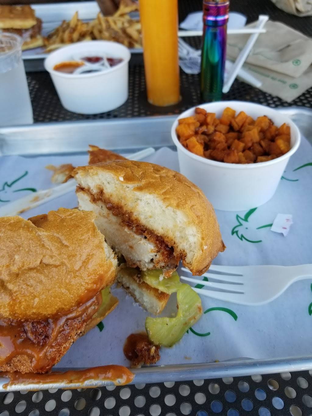 Roost | restaurant | 2308 Whitney Ave, Hamden, CT 06518, USA | 2036911973 OR +1 203-691-1973