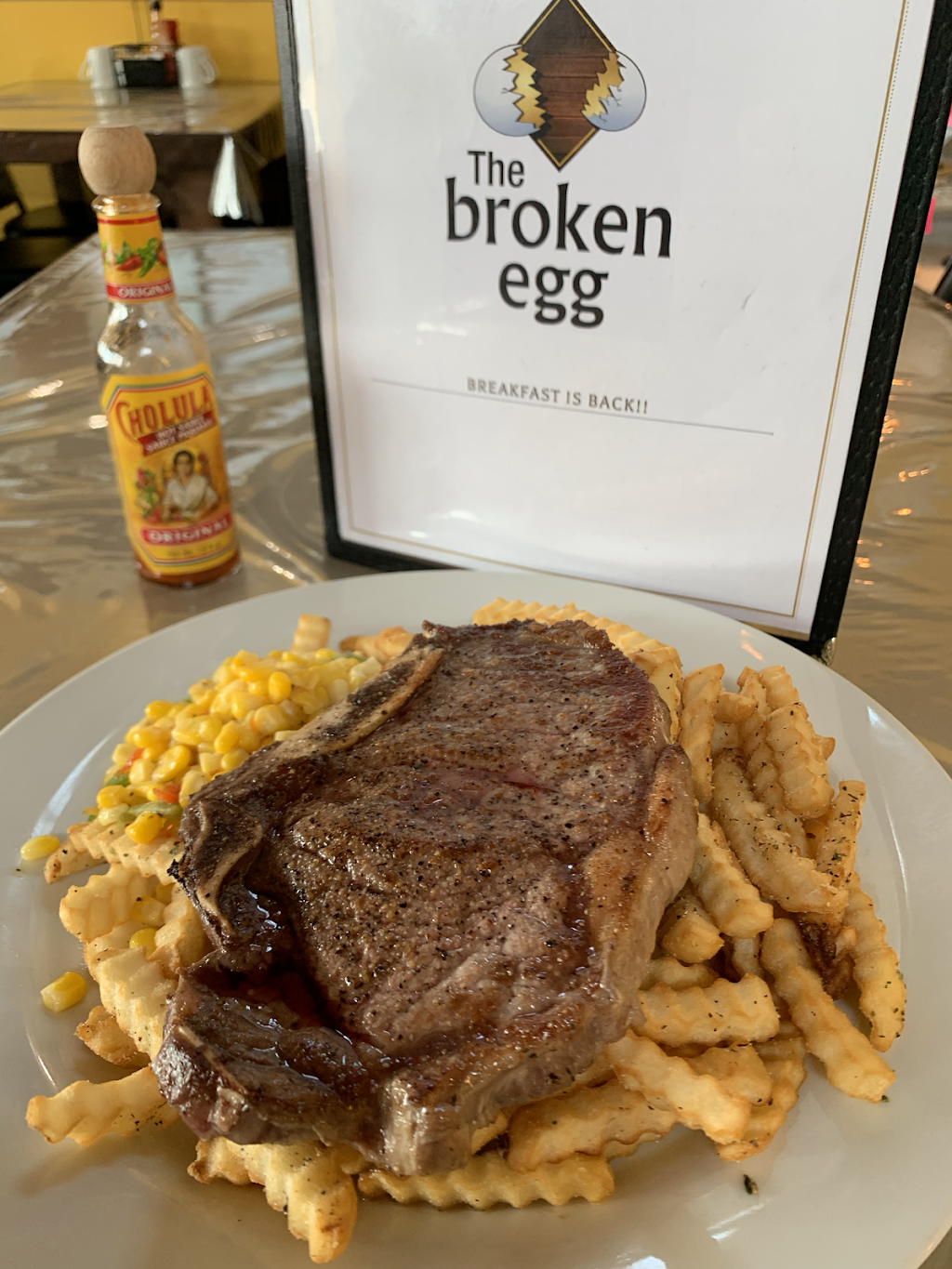 The Broken Egg & Tap | restaurant | 12058 Tecumseh Rd E, Windsor, ON N8N 1L9, Canada | 2266760667 OR +1 226-676-0667