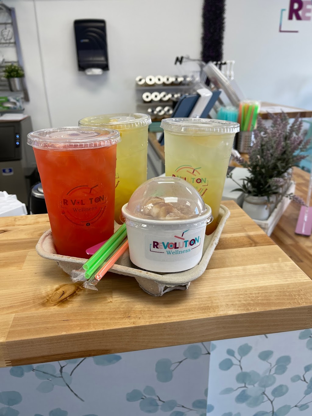 Revolution Wellness | restaurant | 135 E Center Ave, Sebring, FL 33870, USA | 8636777318 OR +1 863-677-7318