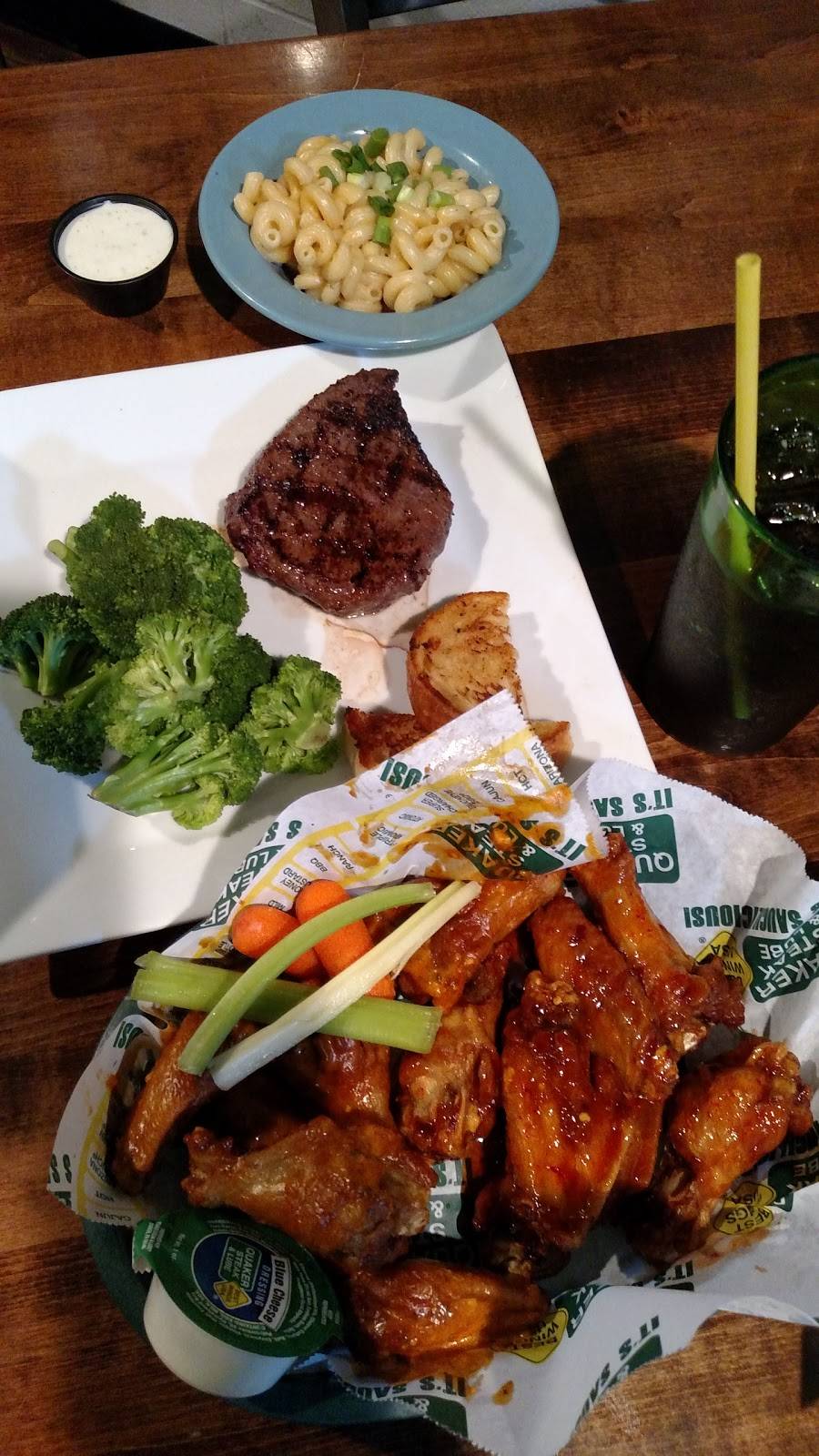 Quaker Steak & Lube | restaurant | 101 Chestnut Ave, Sharon, PA 16146, USA | 7249819464 OR +1 724-981-9464