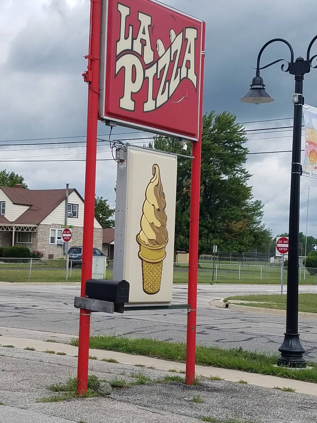 La Pizza | restaurant | 709 W Midland Rd, Auburn, MI 48611, USA | 9896624491 OR +1 989-662-4491