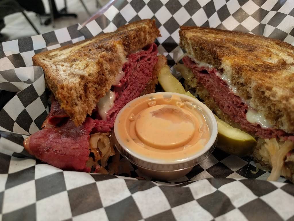 Big Daves Deli | bakery | 1225 W Oak St, Zionsville, IN 46077, USA | 3178734255 OR +1 317-873-4255