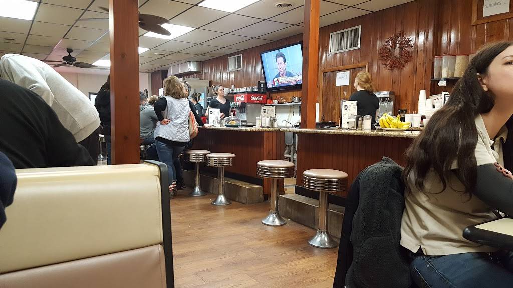 Coffee Cup Restaurant | restaurant | 117 E Lancaster Ave, Downingtown, PA 19335, USA | 6102699336 OR +1 610-269-9336