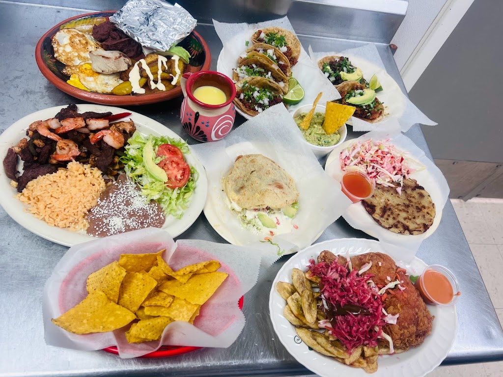 Restaurante la central | restaurant | 613 E Madison St, Goshen, IN 46526, USA | 5749713672 OR +1 574-971-3672