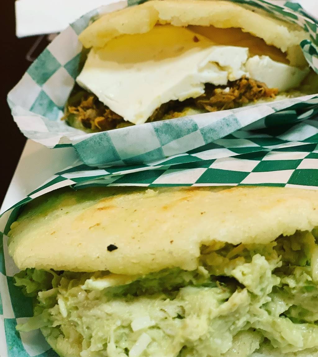 El Arepazo Vzla | restaurant | 2661 Midway Rd #100, Carrollton, TX 75006, USA | 4696770177 OR +1 469-677-0177