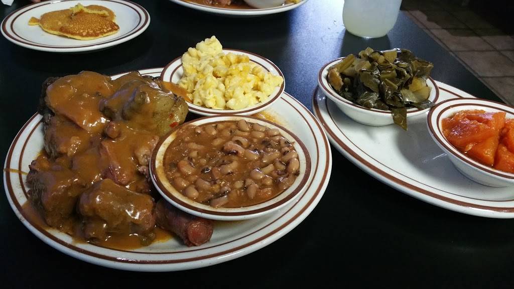 M&M Soul Food Cafe | cafe | 3923 W Charleston Blvd, Las Vegas, NV 89102, USA | 7024537685 OR +1 702-453-7685