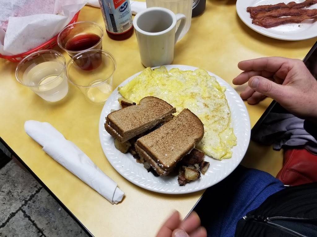 Airport Diner | restaurant | 2602 Bay Ave, Ocean City, NJ 08226, USA | 6093993663 OR +1 609-399-3663