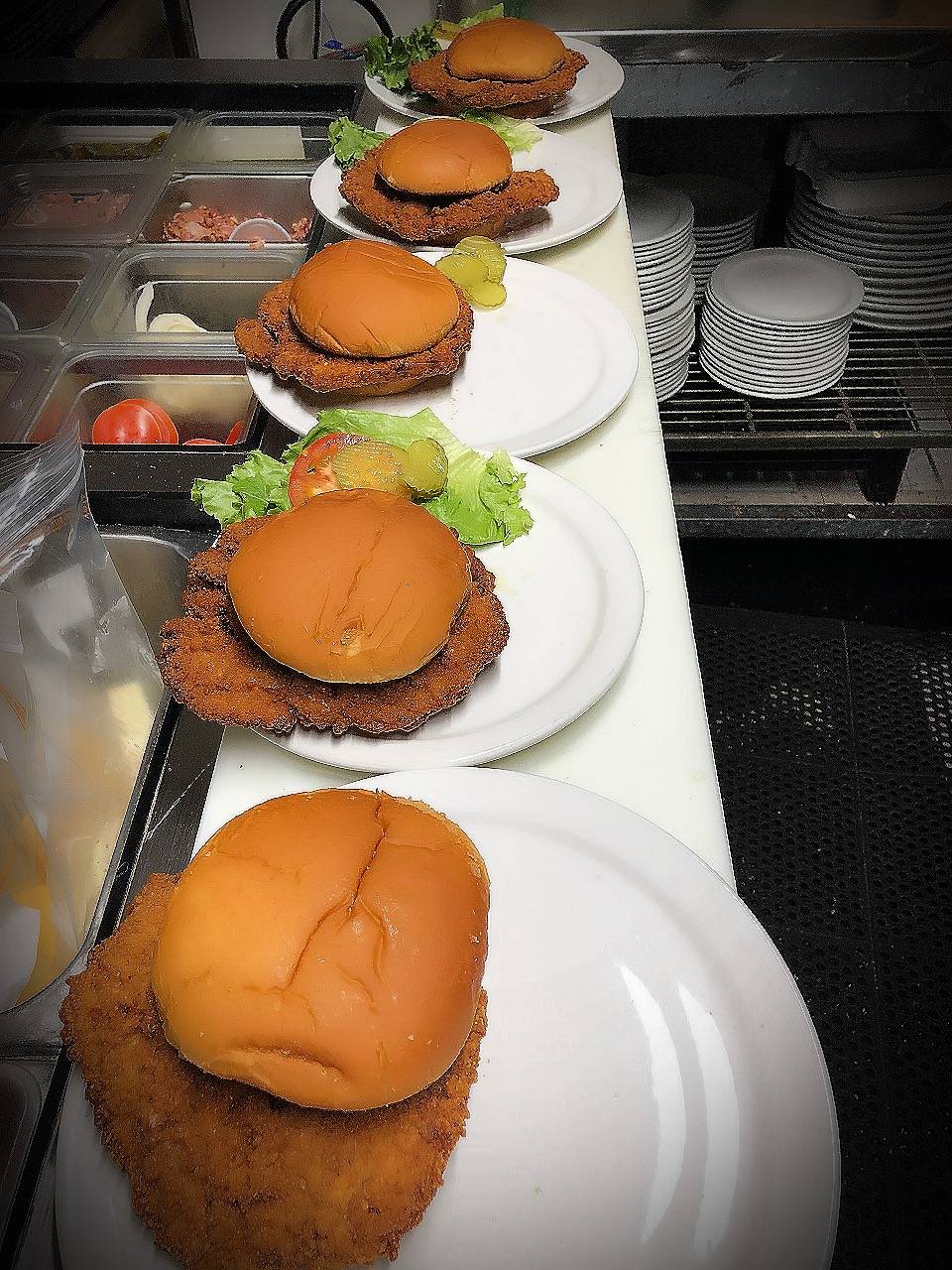 Luebbe’s Restaurant | restaurant | 101 6th Ave W, Andalusia, IL 61232, USA | 3097985555 OR +1 309-798-5555