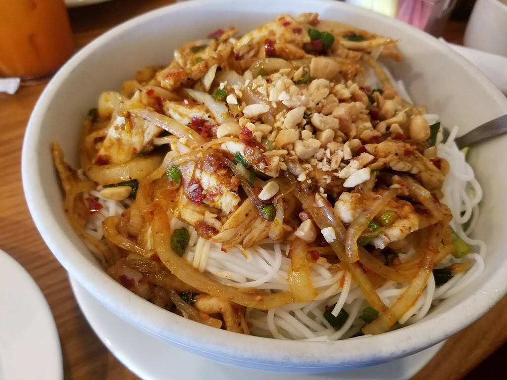 Pho Hien Vuong | restaurant | 4109 Spring Garden St, Greensboro, NC 27407, USA | 3362945551 OR +1 336-294-5551