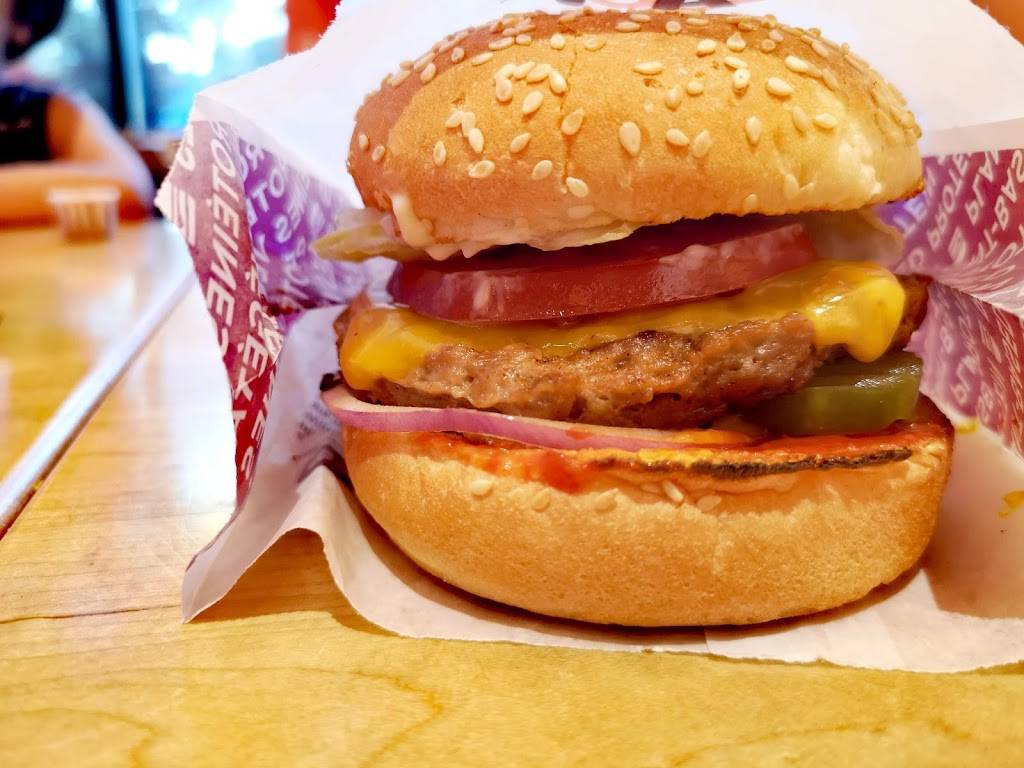 A&W Canada | restaurant | 3300 Bloor St W, Etobicoke, ON M8X 2X4, Canada | 4162310001 OR +1 416-231-0001