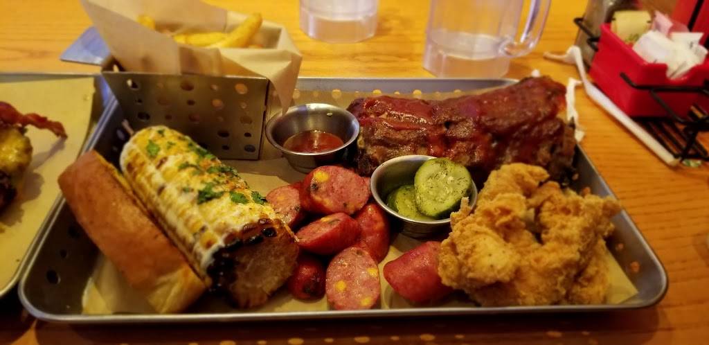 Chilis Grill & Bar | meal takeaway | 850 Renz Ln, Gilroy, CA 95020, USA | 4088424000 OR +1 408-842-4000