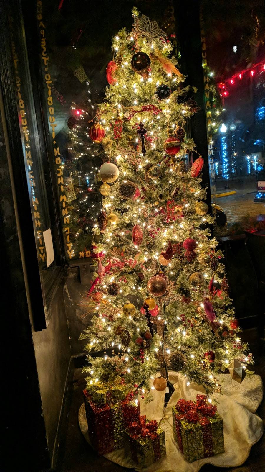 Global Gourmet | restaurant | 102 E Jackson St, Carbondale, IL 62901, USA | 6185490771 OR +1 618-549-0771