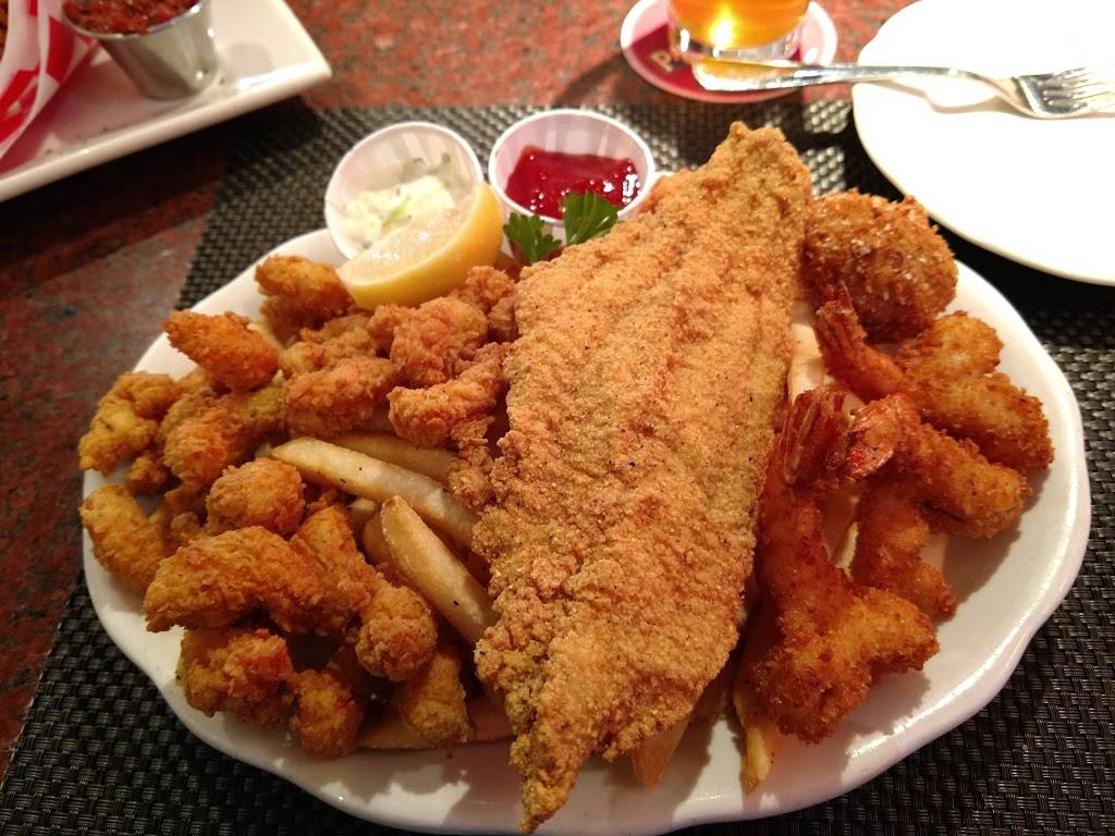 Pappadeaux Seafood Kitchen | restaurant | 2610 International Pkwy, Terminal A, Gate 25, Dallas, TX 75261, USA | 9726153508 OR +1 972-615-3508