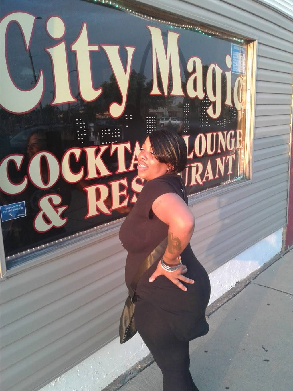 City Magic Cocktail Lounge & Restaurant | restaurant | 4955 Dr Martin Luther King Dr, St. Louis, MO 63113, USA | 3143764401 OR +1 314-376-4401
