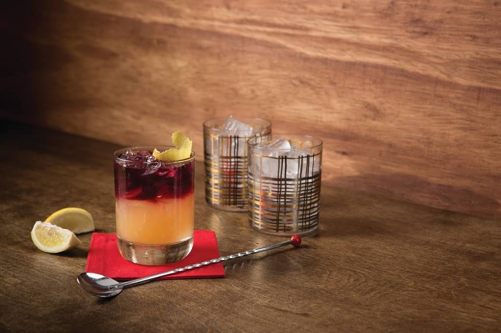 Avenue Club and The Bubble Up Bar | restaurant | 1128 E Washington Ave, Madison, WI 53703, USA | 6082576877 OR +1 608-257-6877