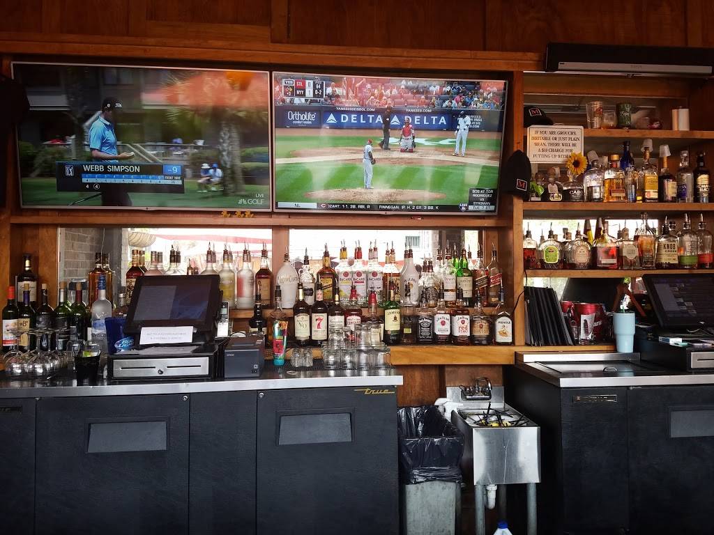 Montreux Bar & Grill | restaurant | 127 W Richardson Ave, Summerville, SC 29483, USA | 8432611200 OR +1 843-261-1200