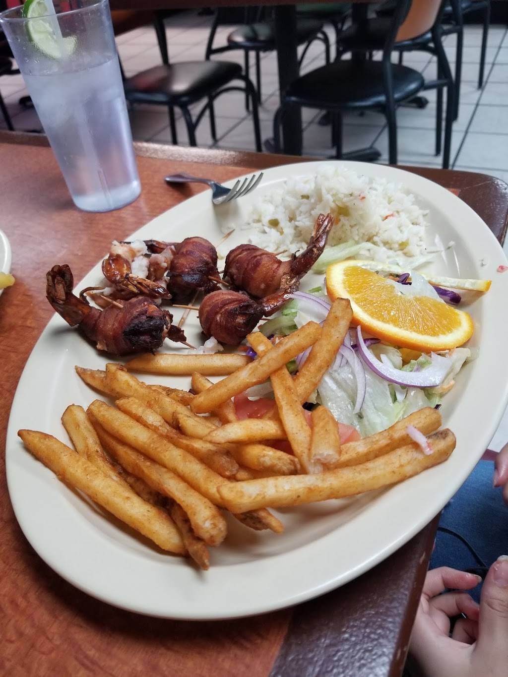 Las Islas Marias | restaurant | 2632 E Lake Mead Blvd, North Las Vegas, NV 89030, USA | 7026335357 OR +1 702-633-5357